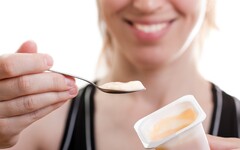 優格空腹吃反而浪費！營養師揭「最佳黃金時段」 這1時間點吃小心會變胖