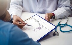 越活越年輕有祕訣？研究證實：睪固酮可減緩老化，醫曝現代男性最大殺手