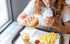 麥當勞奶昔回歸！熱量爆炸卻有人適合喝？ 營養師點名「這2類人」剛好需要