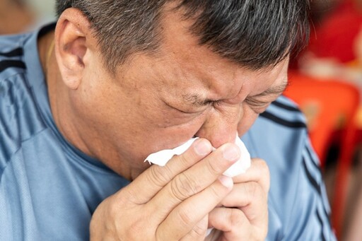 單側耳悶聽力變差要小心!醫示警可能是鼻咽癌前兆