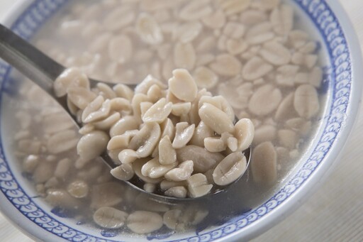 很多人都被騙了！醫點名「這5種零食」沒有你以為的健康 海苔、寒天果凍上榜