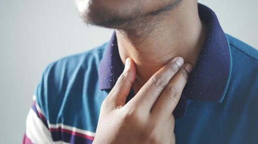 喉嚨痛不一定是感冒，急性扁桃腺發炎也會痛