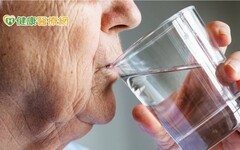 40天內只喝蒸餾純水 美國養生法「唯水禁食」安全嗎？