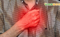 中年男心臟支架裝20年，病況穩定 突胸痛竟「二次心肌梗塞」險喪命！