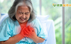 7旬嬤主動脈狹窄、血管嚴重阻塞 精準「心臟手術置換」成功續命