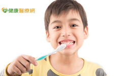 兒童口腔保健｜口腔細菌多達7百多種 軟黏牙菌斑清潔密技！