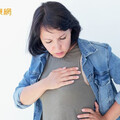 44歲婦人乳房小潰瘍半年變巨大腫瘤 就醫確診「惡性乳癌轉移肺肝骨」