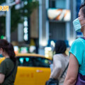 新冠疫情延燒！醫揭新變異株「NB.1.8.1」3特性 快篩過期還能用嗎？