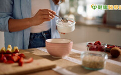 吃「優格加水果」減肥反變胖？營養師揭3大熱量陷阱 快掌握正確搭配法