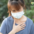 胸悶、難呼吸別只想到心臟病！當心「過度換氣」惹禍 心理師教改善方法