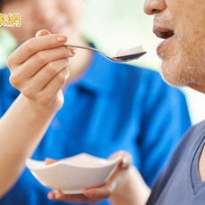 長輩吃得慢、易嗆到小心！延緩退化「這樣顧營養」