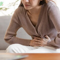 月經期間腹痛、血便？子宮內膜異位症可能原因 婦產科醫生揭露5大警訊