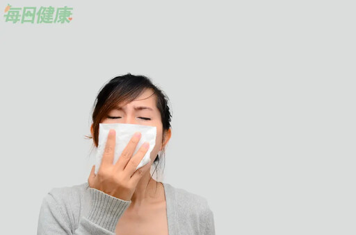 不要怕大熱天！醫曝「曬太陽」3大好處：「這關鍵營養素」有助抵抗鼻部感染