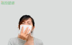 不要怕大熱天！醫曝「曬太陽」3大好處：「這關鍵營養素」有助抵抗鼻部感染