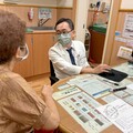 80歲婦突暈倒竟是大腸癌！醫揭「這症狀」是早期警訊 發病位置最難察覺