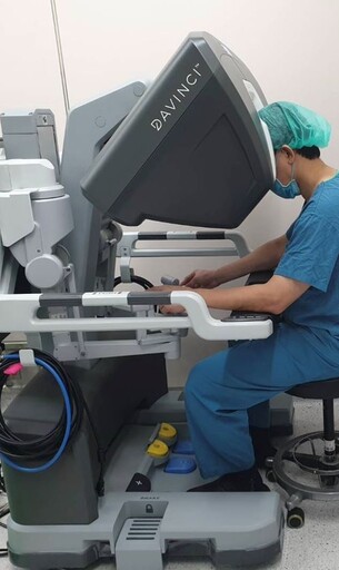 精準切除婦科腫瘤！達文西機器手臂通用多種婦科手術，減少術後出血與併發症