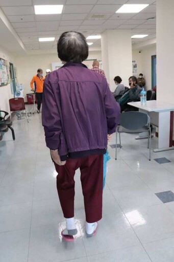 骨鬆沉默殺手 彰化醫院醫師：打噴嚏都可能造成骨折