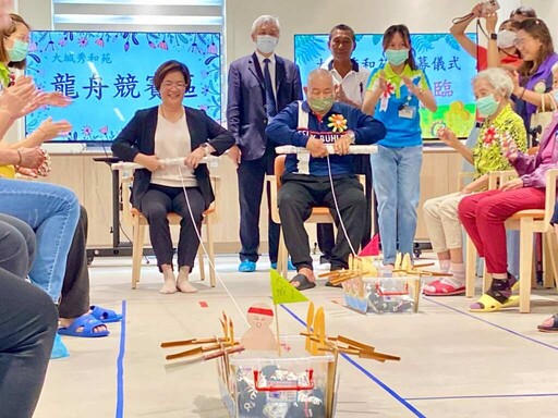 彰化大城秀和苑日照中心開幕 百歲阿公與縣長PK龍舟賽