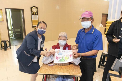 粽香、沙畫與笑聲齊飛!二林基督教醫院護理之家慶端午樂翻天