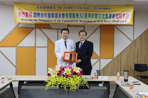 全球21國醫學資訊專家參訪員榮 張克士:以醫療軟實力推動國民外交