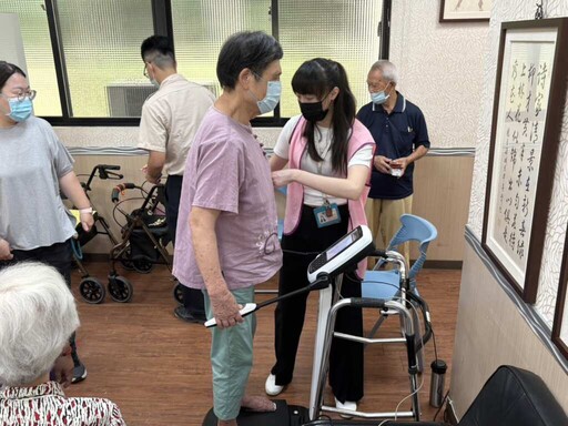 中彰榮家辦理「肌少症及輔具使用」防跌有訣竅