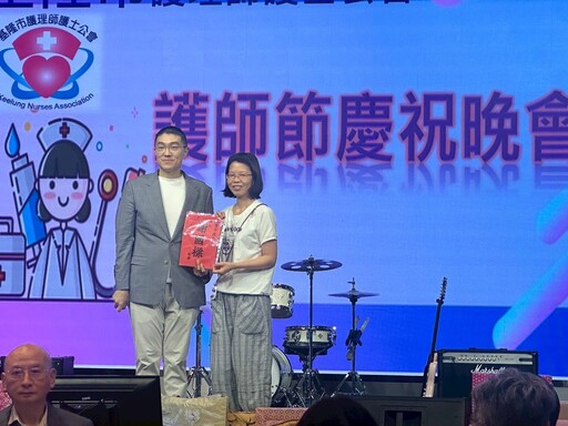 謝國樑加碼支持護理人員 基隆護師節頒獎表揚76位白衣天使