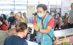 竹市流感新冠疫苗首波開打 邱臣遠鼓勵市民踴躍接種