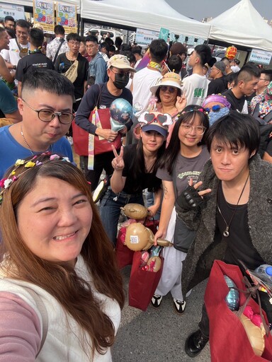 小隊伍、大力量,快樂、勇敢、愛;世界快樂聯盟11/29挺身走上同志大遊行