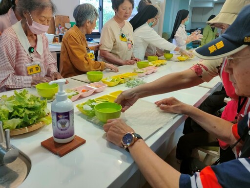 聖功失智日照中心開幕暨聖功長照爺奶村受贈儀式