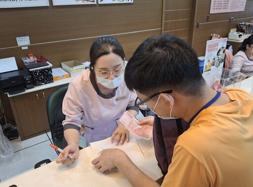 圖卡+簡語 嘉基與再耕園攜手創新服務助打造心智障礙者友善就醫環境