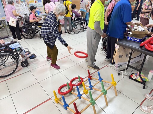 嘉義醫院舉辦「五月感恩月 愛的接力」闖關活動 長輩溫馨互動
