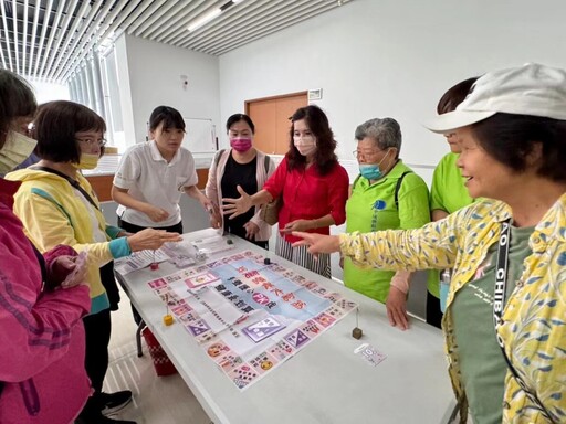 嘉縣衛生局辦營養培訓 寓教於樂強化長者照護觀念