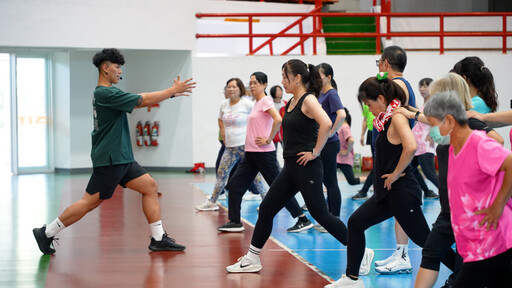 嘉義市民熱力飆汗拚健康強 強化核心燃脂力
