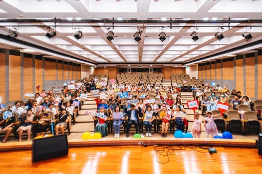 抗癌不孤單!高雄長庚才藝表演會 癌友用生命之光照亮舞台