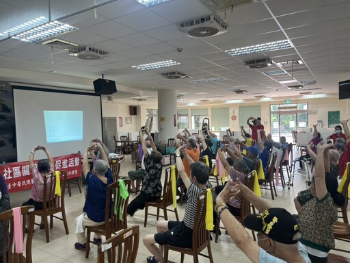 動一動也能防失能!彰化榮家教長輩肌力運動