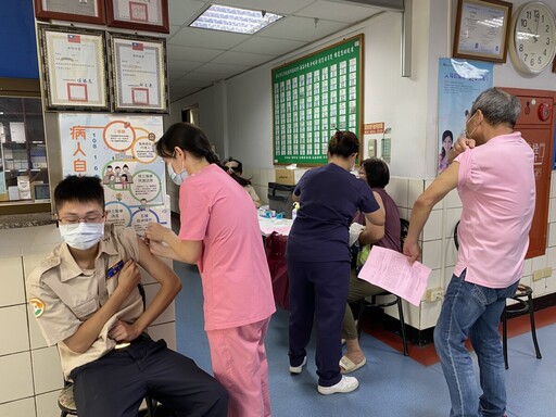 彰化榮家465人接種流感疫苗 提前防堵秋冬疫情