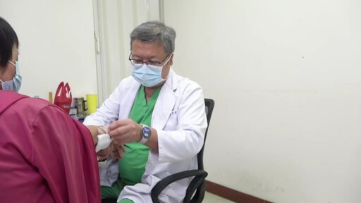 「小耳醫師」王守吉 傾聽病人獲資深典範醫師獎