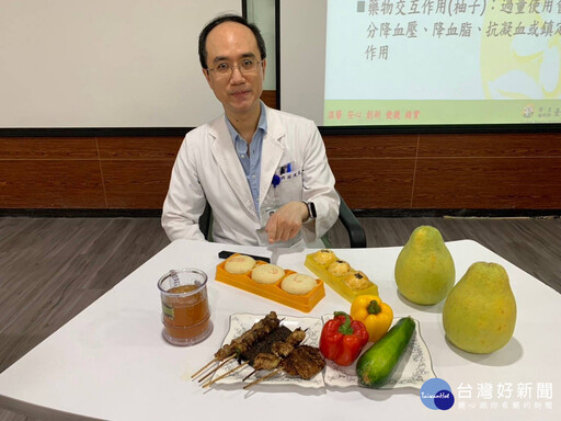 大口吃餅、烤肉配啤酒迎中秋 糖友突然視茫茫送急診血糖飆到380