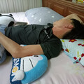 睡覺總是手高舉過頭 醫：長期恐造成神經損傷