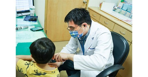 孩子打噴嚏就是過敏？醫師：容易與「這疾病」混淆需留意