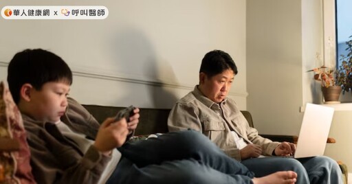 女大生愛追劇，竟罹近視白內障！眼科名醫陳瑩山示警：近視白內障症狀3部曲