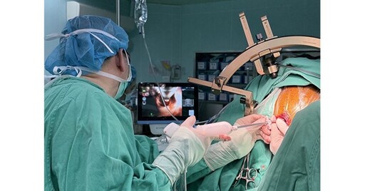 腦出血害劇烈頭痛、意識不清！微創內視鏡手術迅速清除血塊，成功救命