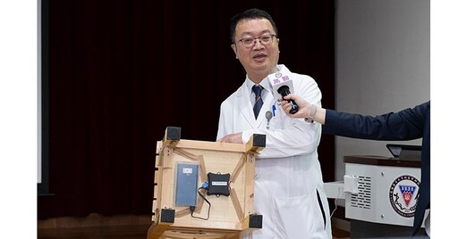 注意力不足過動症精準診斷新利器！高醫首創人工智慧情境教室，你可以「椅」靠它
