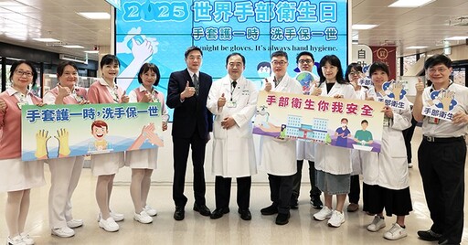 酒精噴手非萬能！戴手套不能取代肥皂洗手，使用手套前後都要洗手