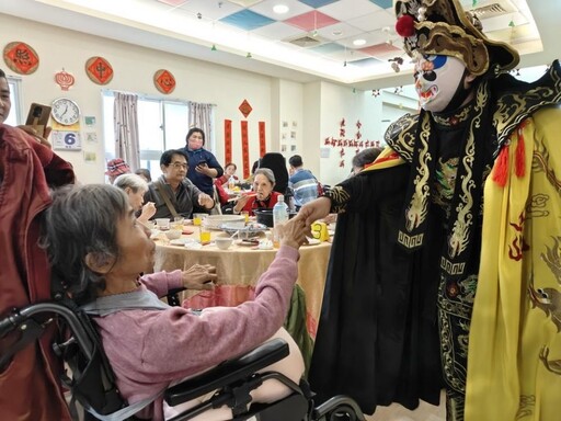 屏東基督教醫院護理之家 圍爐慶新年和樂團圓