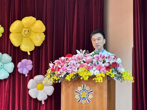 中榮嘉灣分院喜慶國際護師節 院長陳正榮表揚優良護理師