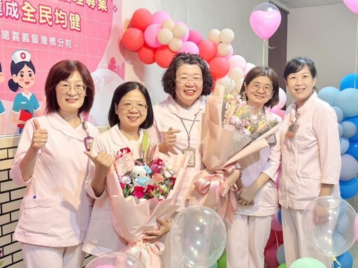 中榮嘉灣分院喜慶國際護師節 院長陳正榮表揚優良護理師