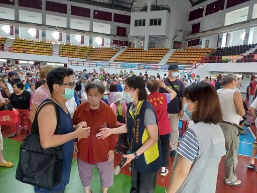 新冠疫情升溫 嘉義市開設大型疫苗接種站 1350名民眾報名接種