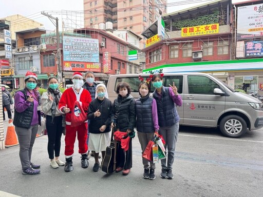 醫師化身聖誕老人 聖保祿醫為臥床病患獻佳節祝福