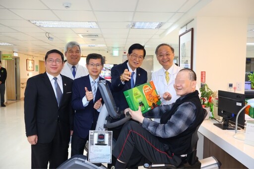 退輔會主委視導北榮桃分院 慰問榮民傷兵